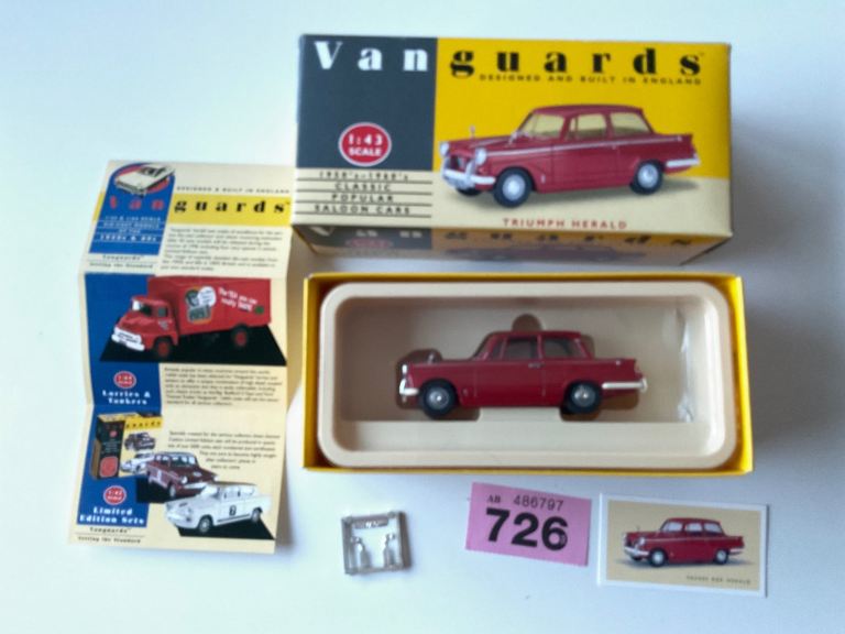 VANGUARD Car VA5000 TRIUMPH HERALD RED BOXED new