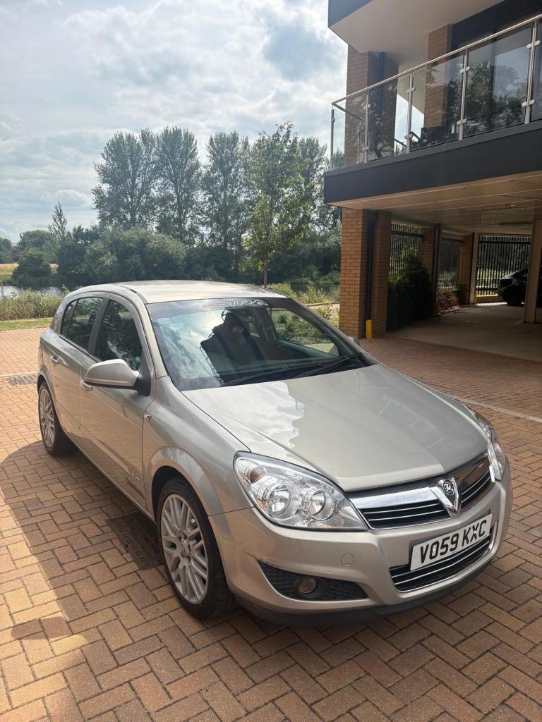 Vauxhall, ASTRA, Hatchback, 2009, Automatic , 1796 (cc), 5 doors