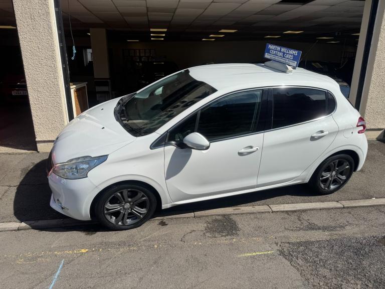 2015 Peugeot 208 1.2 e-VTi Allure 5dr EGC HATCHBACK Petrol Automatic