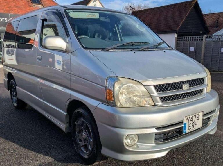 TOYOTA HIACE Automatic 9 seater Petrol 2001