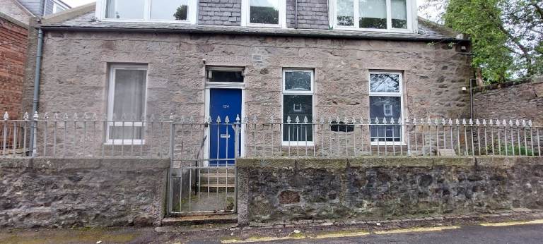 Charming 1 Bedroom Property - Rosemount