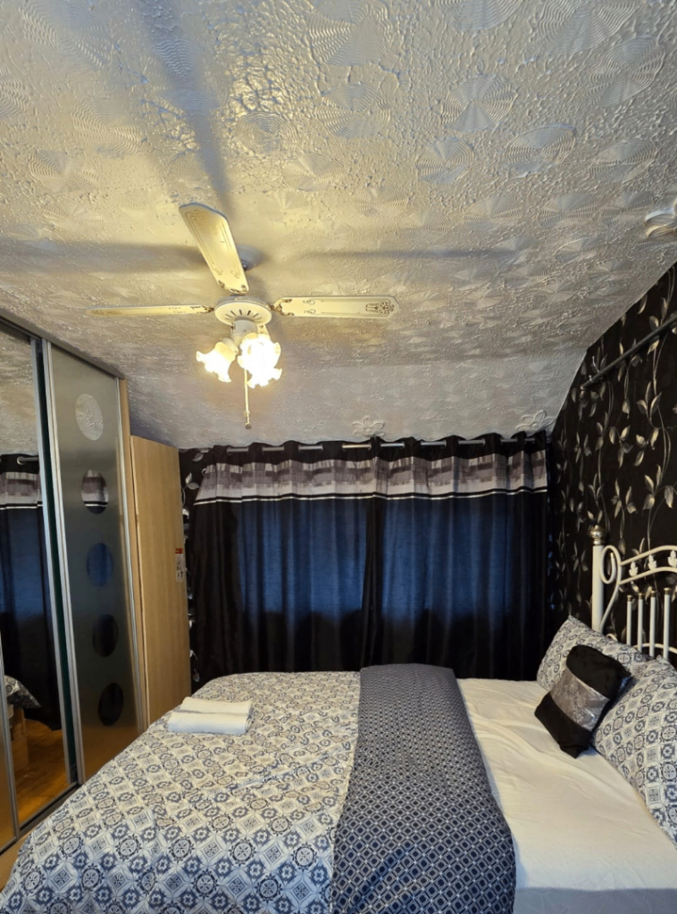 Spacious & Cosy Master Room For Rent AT WN5 9RB