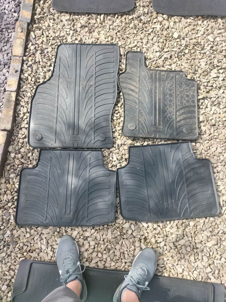 vW Passat rubber floor mats 