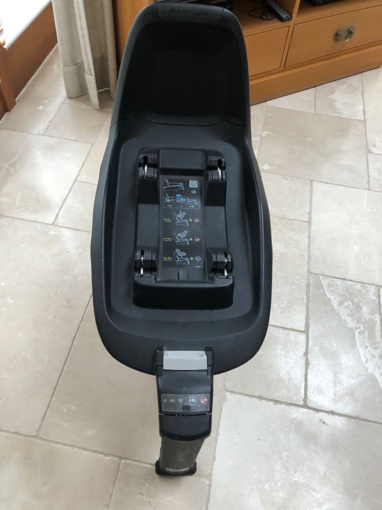 image for Maxi Cosi Pebble Plus Car Seat with ISO fix 2 way fix base.