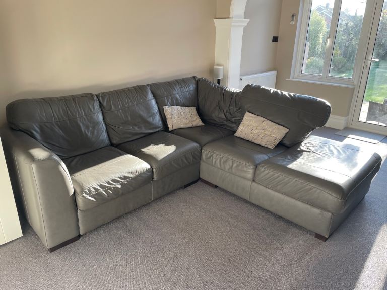 Italian leather sofa suite 