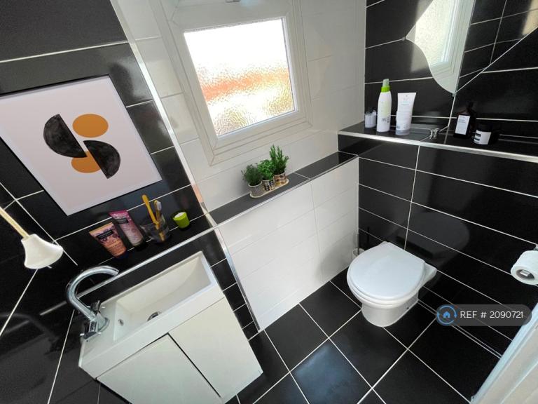 3 bedroom house in Beaulieu Court, Basingstoke, RG21 (3 bed) (#2090721)