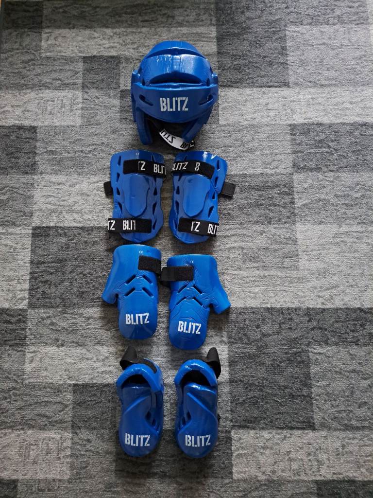 Blitz Kids Martial Arts Set - Kickboxing, Karate, Judo, MMA, Kung Fu