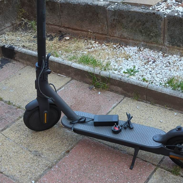 Xiaomi Electric Scooter – Black, Good Condition