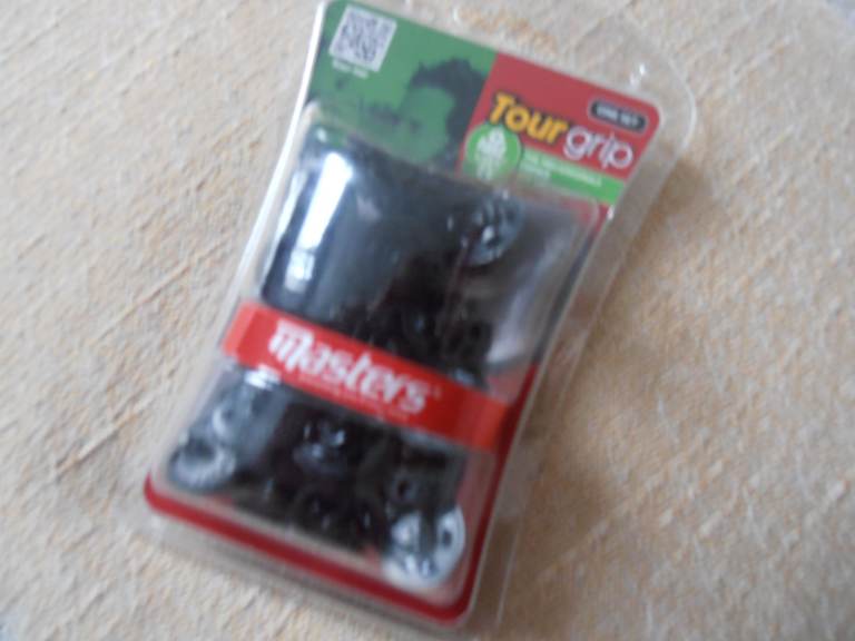 Set of  (Fast twist ) MASTERS (Tour Grip )Replacement Studs