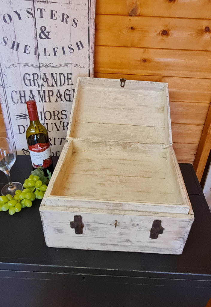 Old white washed Upcyled dovetailed box