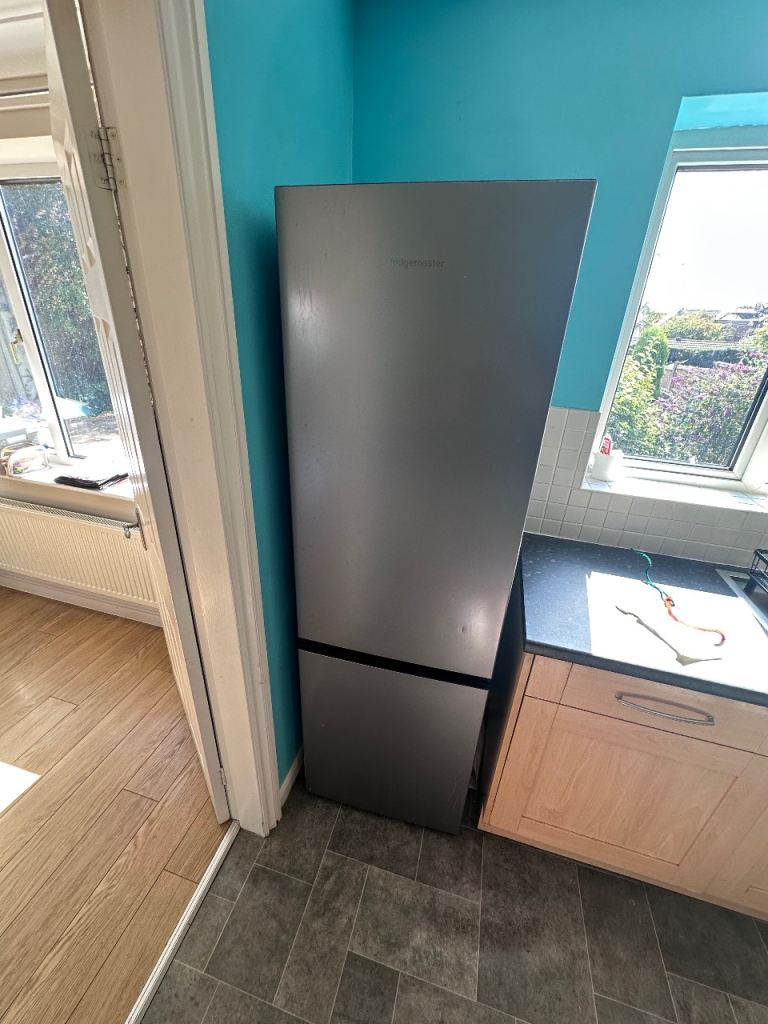 Fridge Freezer – Silver, Good Condition