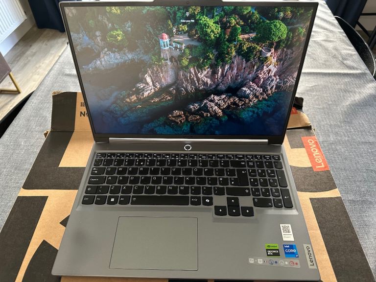 Lenovo Legion 5 | i7-14650HX | RTX 4070 | 16GB RAM | 1TB SSD | 2650x1600 165hz