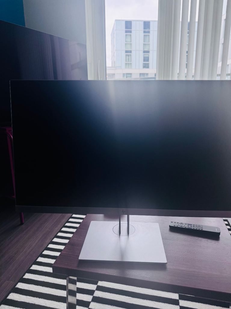 HP E273 27” Full HD Monitor – Good Condition