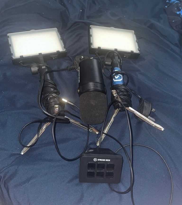 Streamer Setup: Microphone, Lighting, and Stream Deck