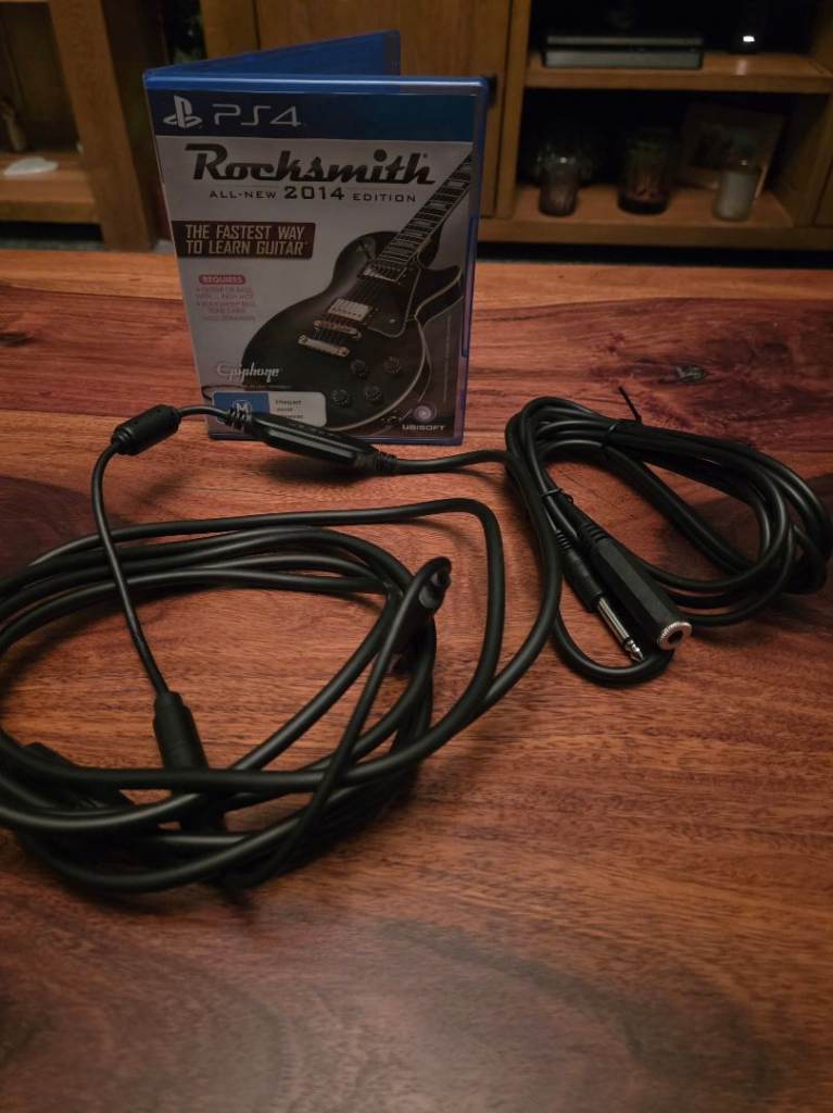 Rocksmith 2014 Edition with Real Tone Cable (PS4)