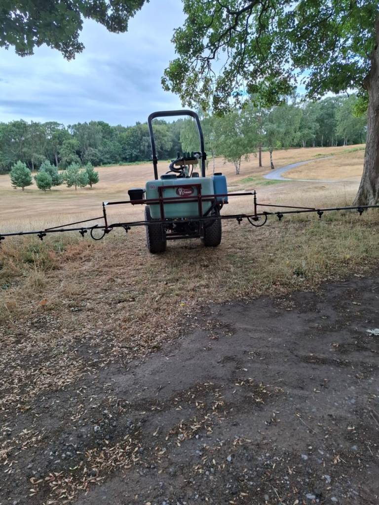 Kubota B2530 Tractor and Team Sprayer