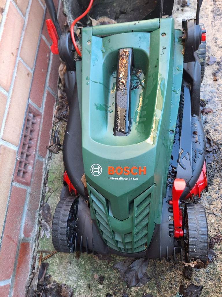 Bosch Universal Rotak Lawnmower – Good Condition, Ready to Use
