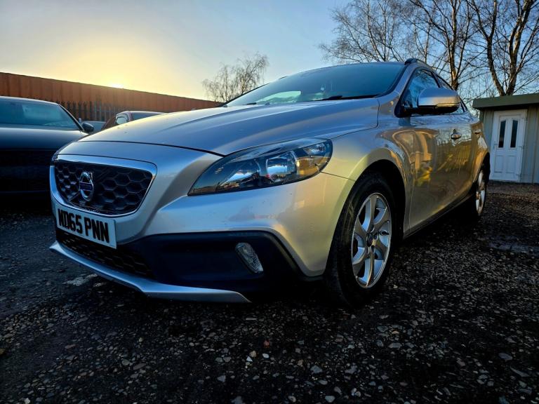 2015 Volvo V40 D2 [120] Cross Country SE 5dr Geartronic HATCHBACK Diesel Automatic