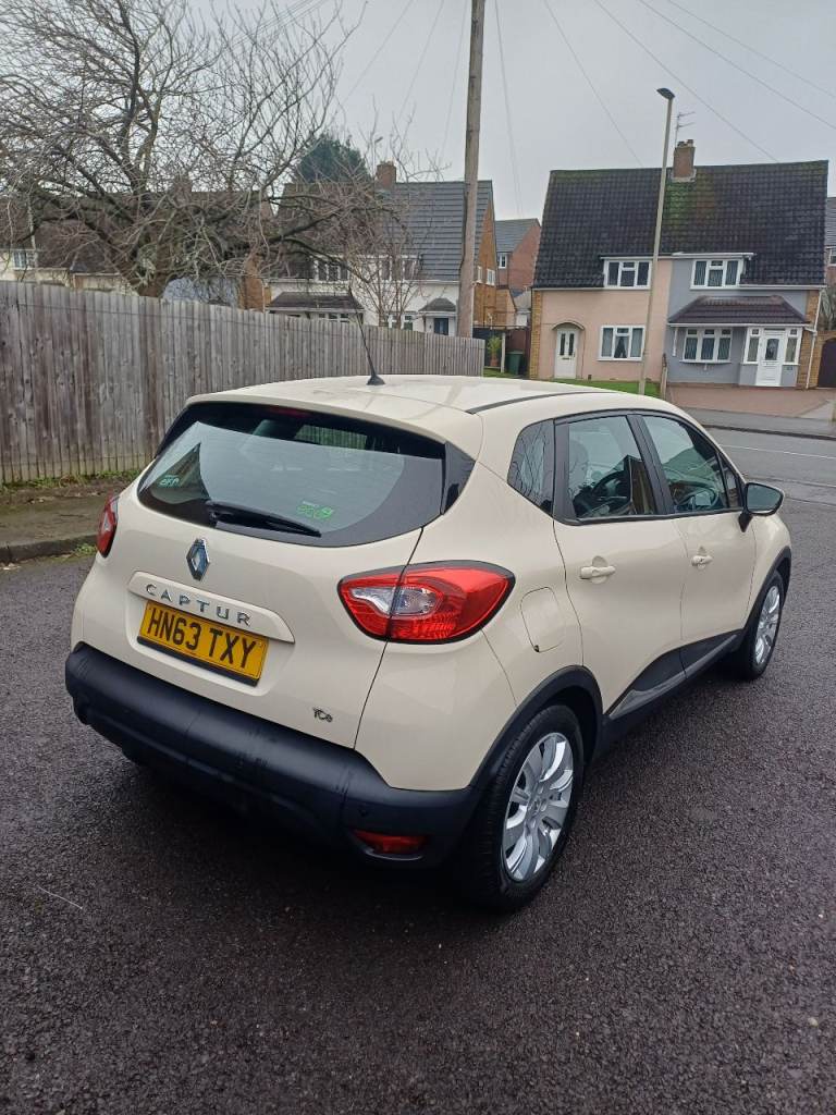 Renault, CAPTUR, Hatchback, 2013, Manual, 898 (cc), 5 doors