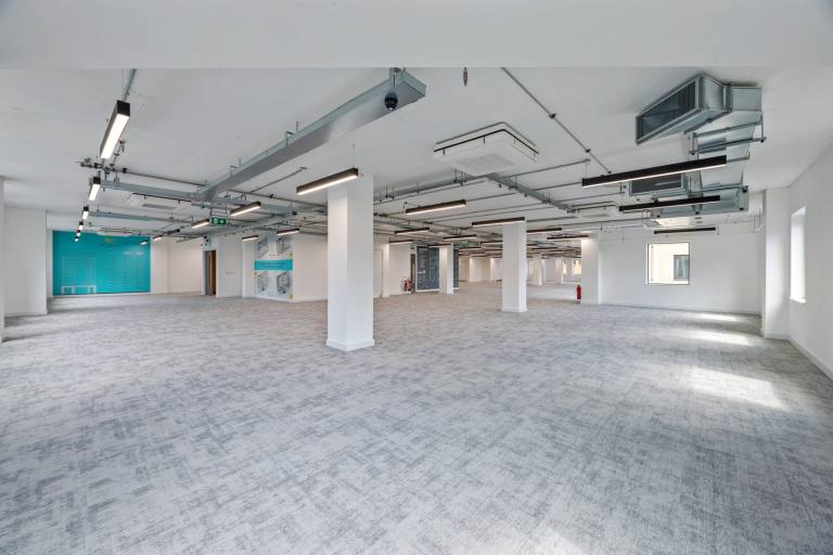 Belfast - BT2 7BA \ Adaptable Large Office Space for Your Business