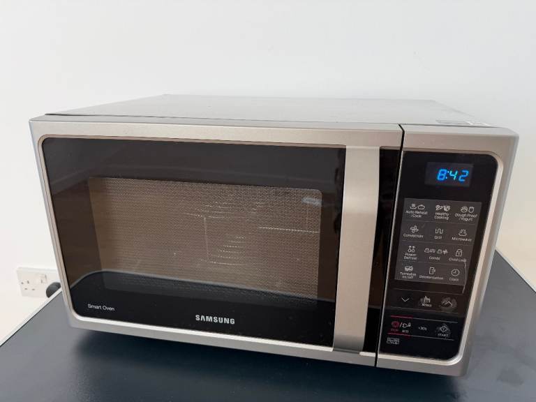 Samsung MC28H5013AS Smart Oven Microwave - Excellent Condition