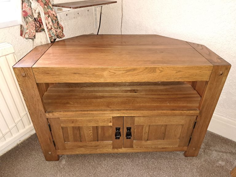 Oak TV cabinet