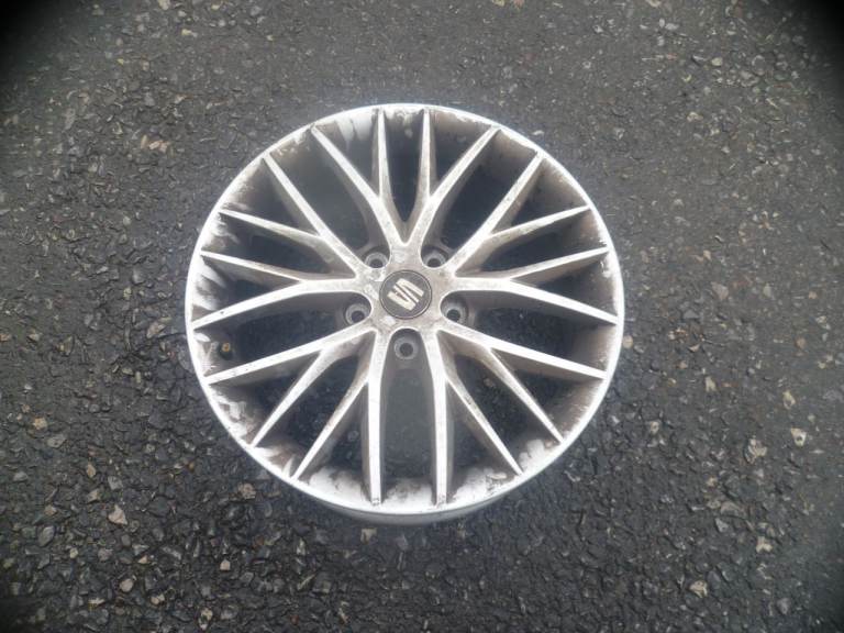  17-inch multi-spoke alloy wheel rim,s  similar to a SEAT Leon 5F MK3 Alloy Wheel, 3 off 