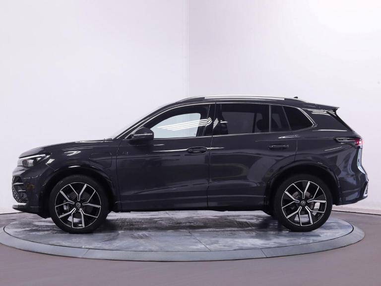 2025 Volkswagen Tiguan 1.5 TSI eHybrid 19.7kWh R-Line SUV 5dr Petrol Plug-in Hybrid DSG Euro 6 (s...