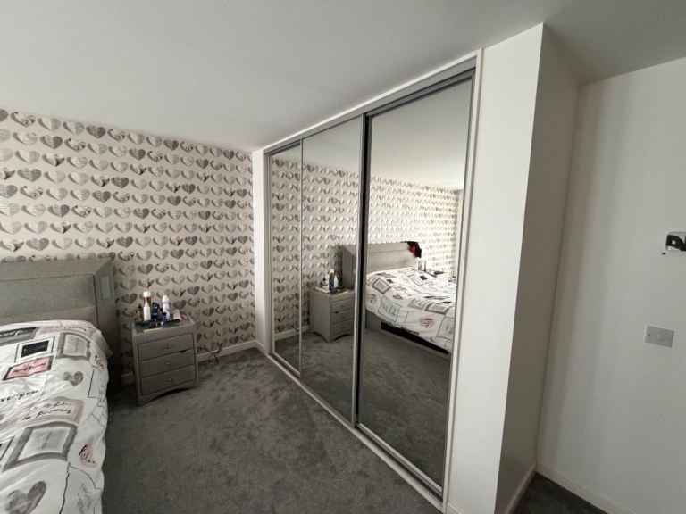 Mirror wardrobe doors 