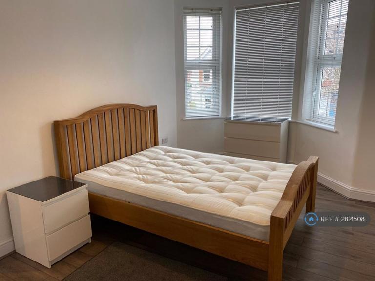 4 bedroom house in Vant Road, London, SW17 (4 bed) (#2821508)