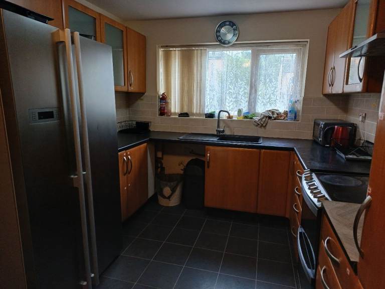 Spacious double room near city centre