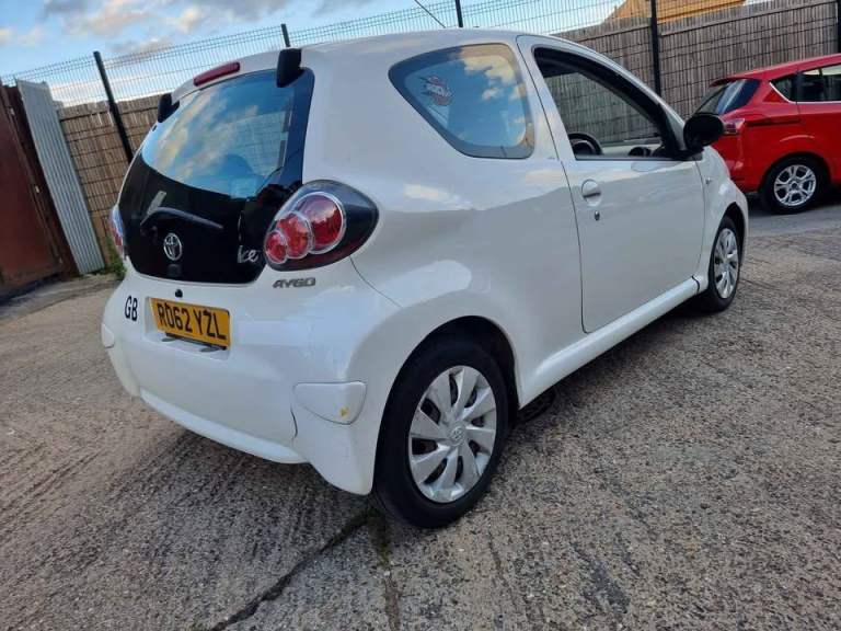 Toyota, AYGO, Hatchback, 2012, Manual, 998 (cc), 3 doors