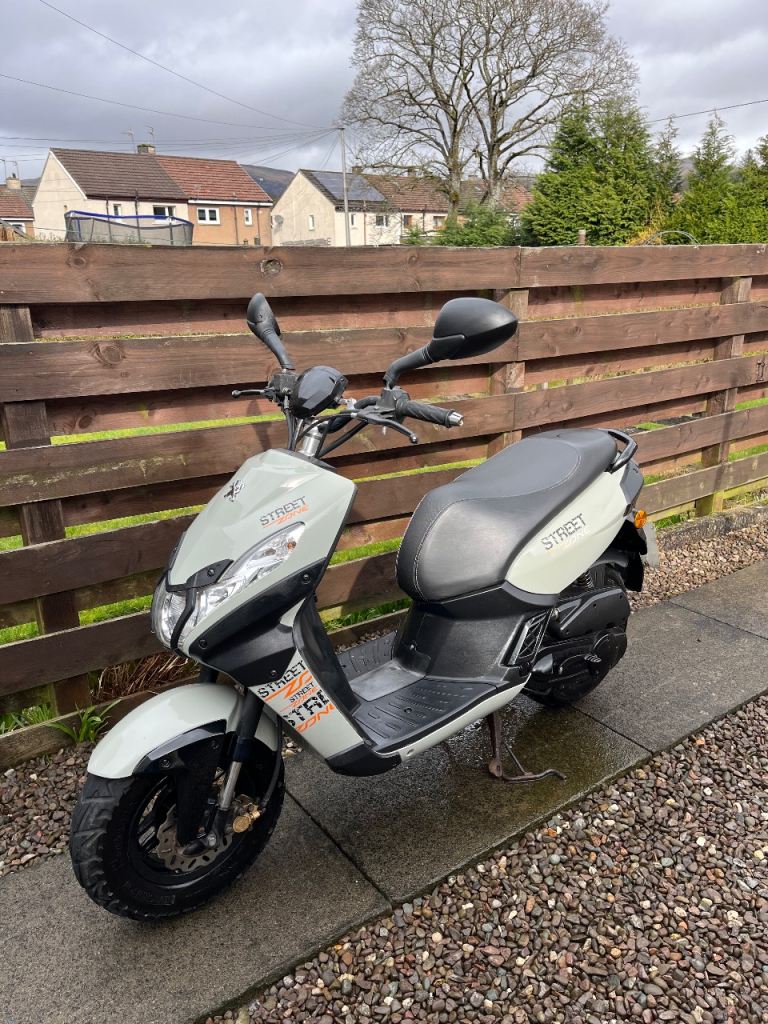 Peugeot, KISBEE, 2015, 49 (cc)