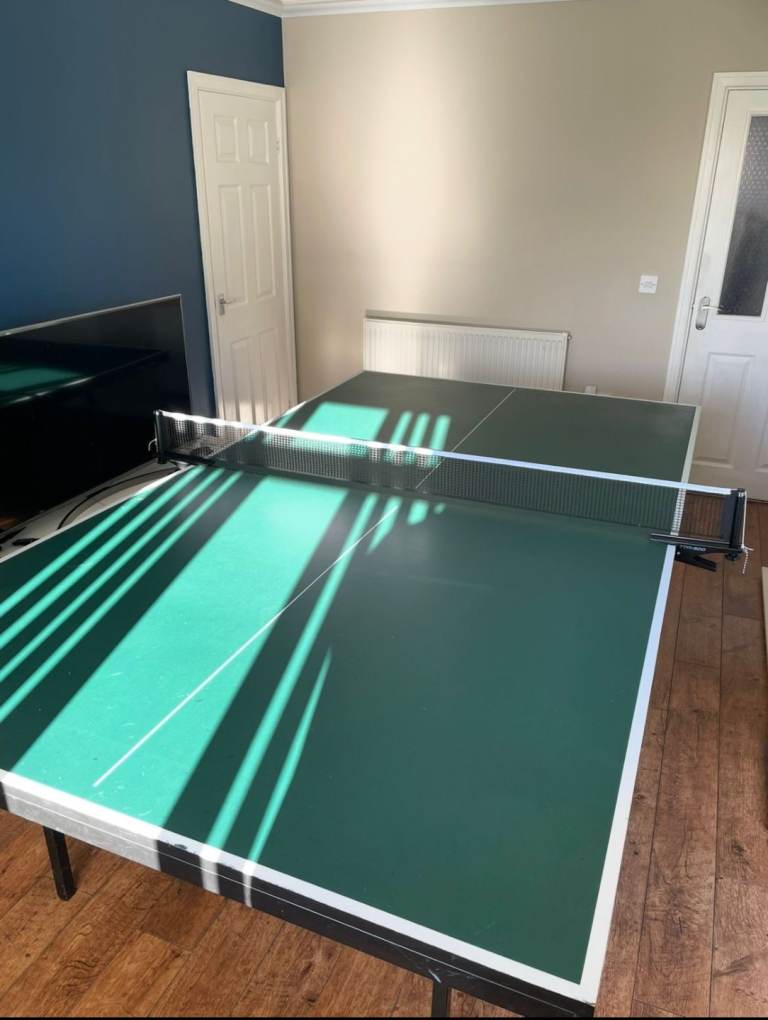 Table tennis table