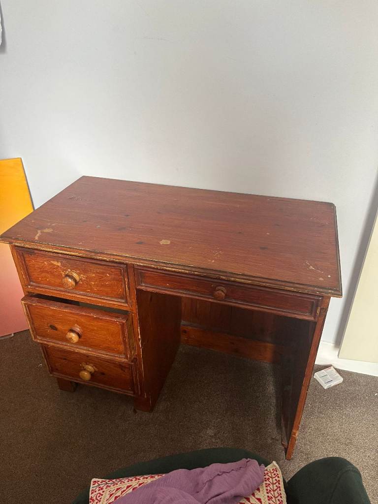 Wooden desk with plenty of storage 