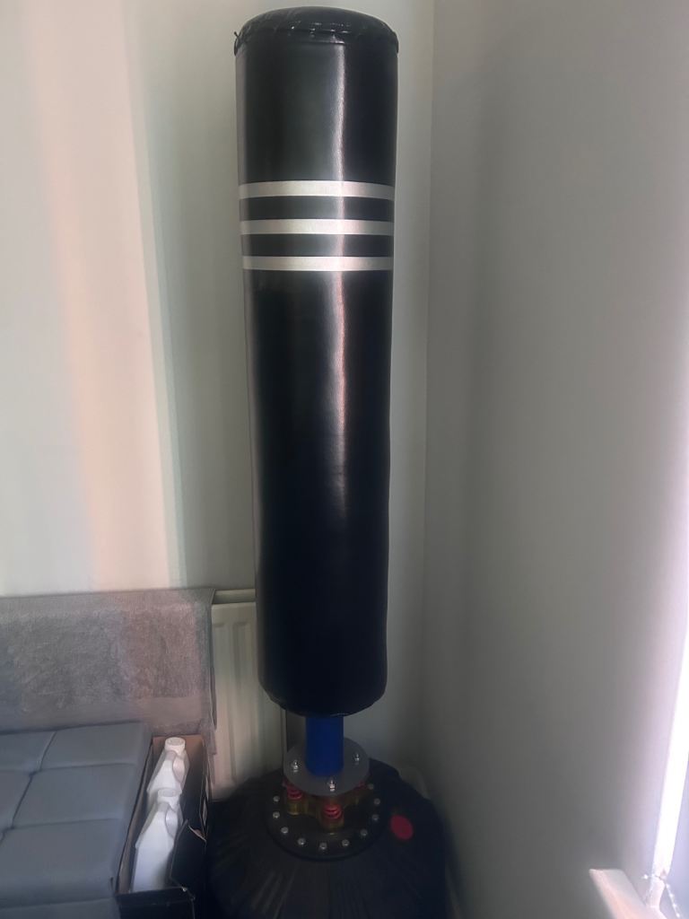 Punch bag standing. Like new. 