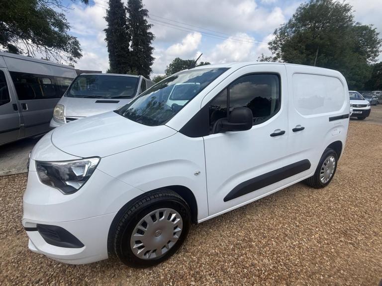 2020 Vauxhall Combo 2300 1.5 Turbo D 100ps H1 Sportive Van PANEL VAN DIESEL Manual