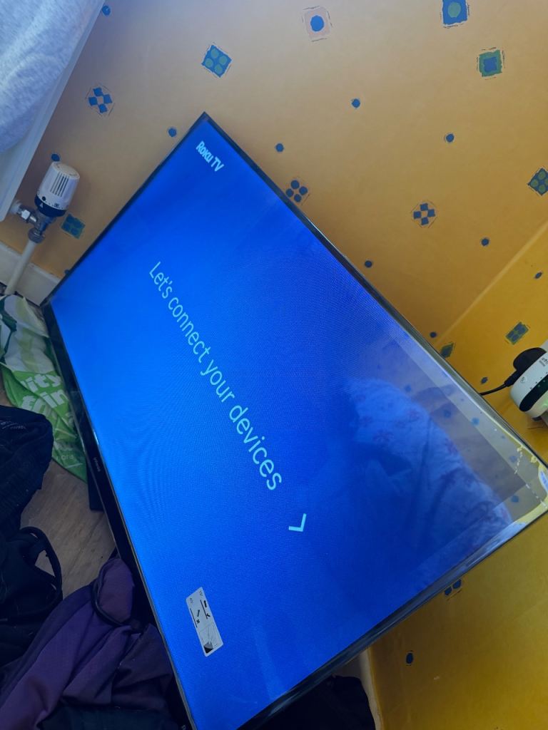 Roku Smart TV – Good Condition, Ready to Connect