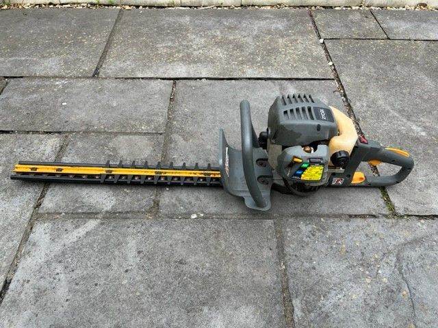Ryobi RHT2660DA 2 Stroke Petrol Hedge Trimmer – Needs cleaning