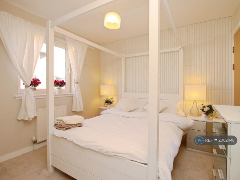 3 bedroom house in Dubai Inspired Modern Townhouse, Edinburgh, EH5 (3 bed) (#2802448)