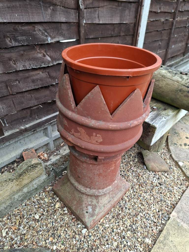2 x Large Terracotta Garden Planter / Chimney Pot – Crown Top