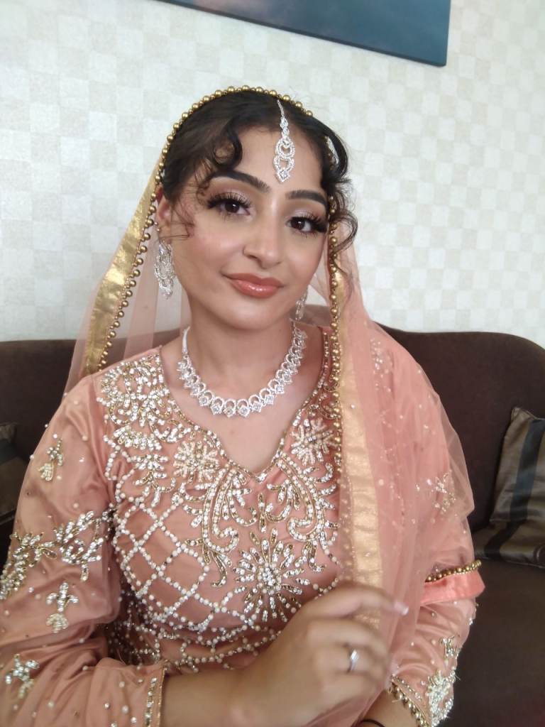 Professional Makeup Artist – Soft Glam & Full Glam (Specialising in Desi Skin Tones)