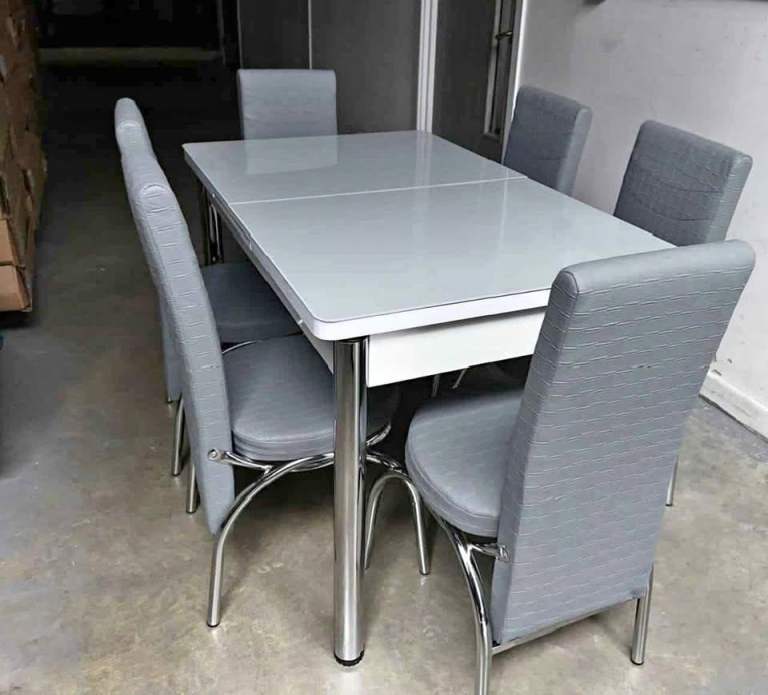 Extendable Dining Table With 4 / 6 Chairs For SALE
