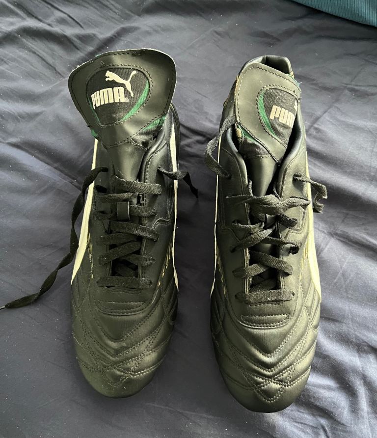 Size 13 nearly new Puma football boots