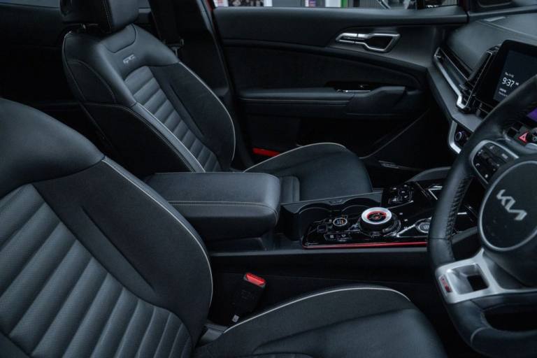 2023 Kia Sportage 1.6 h T-GDi GT-Line S SUV 5dr Petrol Hybrid Auto AWD Euro 6 (s/s) (226 bhp) Aut...