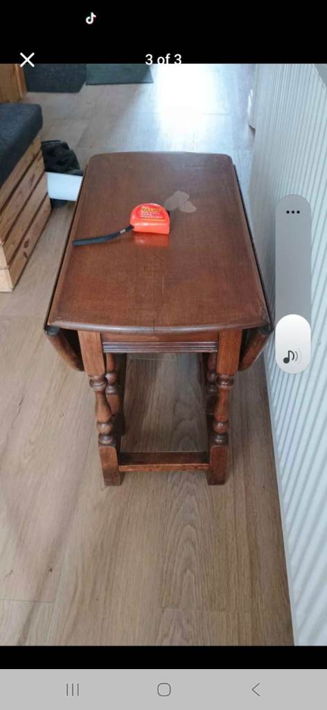 Oak drop-leaf gateleg coffee table 