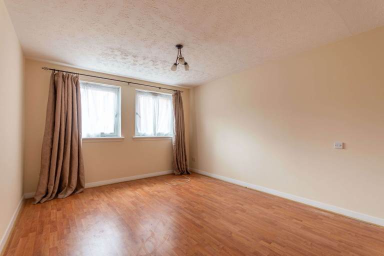 Very spacious, 2 bedroom, unfurnished property in Gorgie – available June