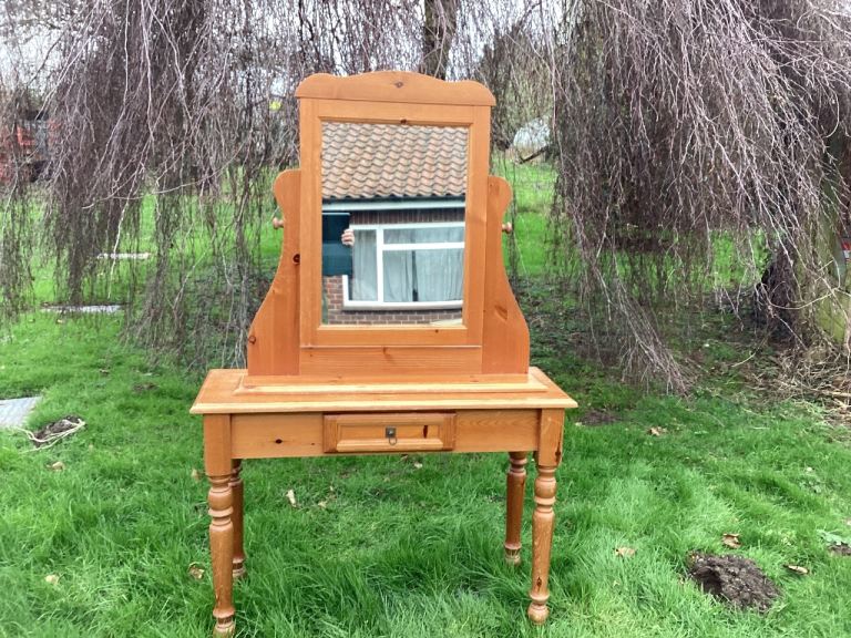 Pine Dressing Table 