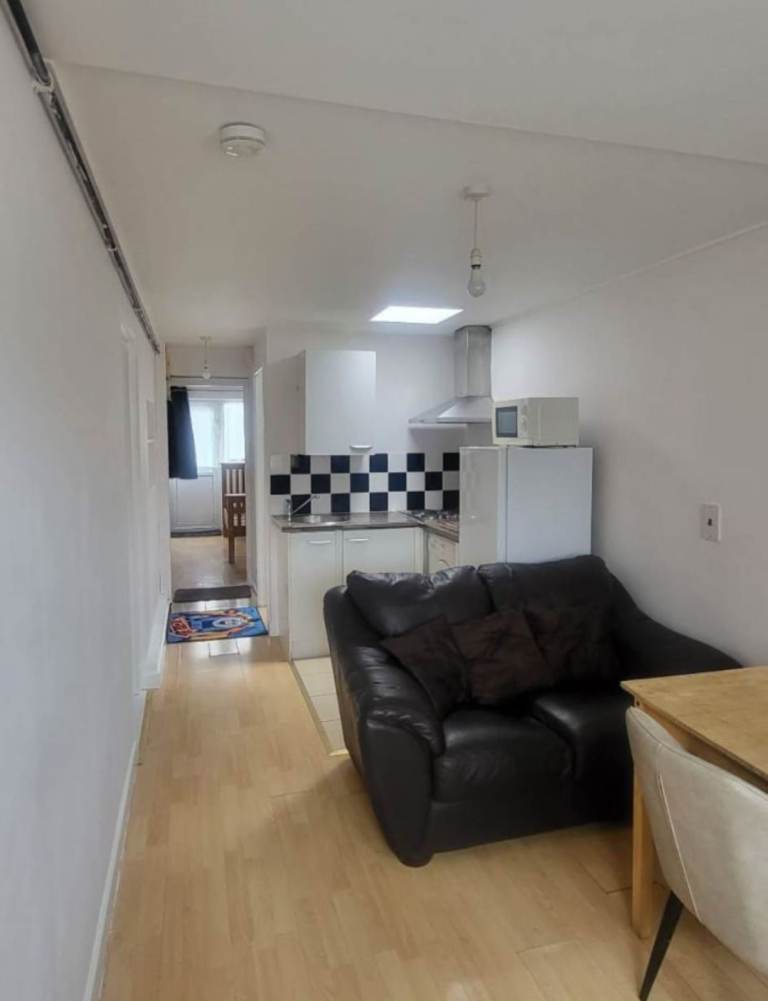 1 bed Annex to let