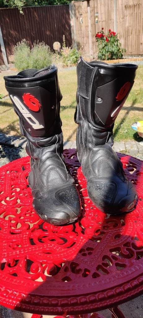 Black SIDI VERTIGO motorcycle boots